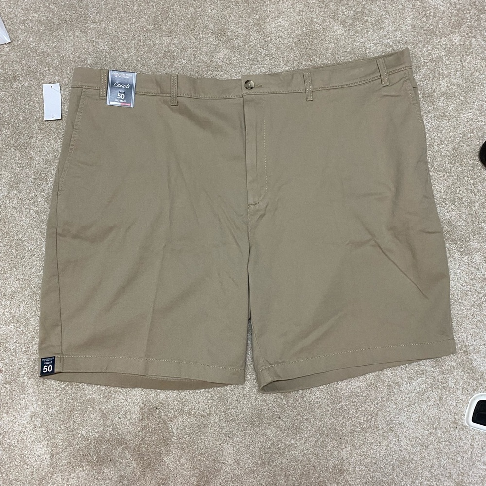 Round Tree & Yorke Men's Tan Shorts